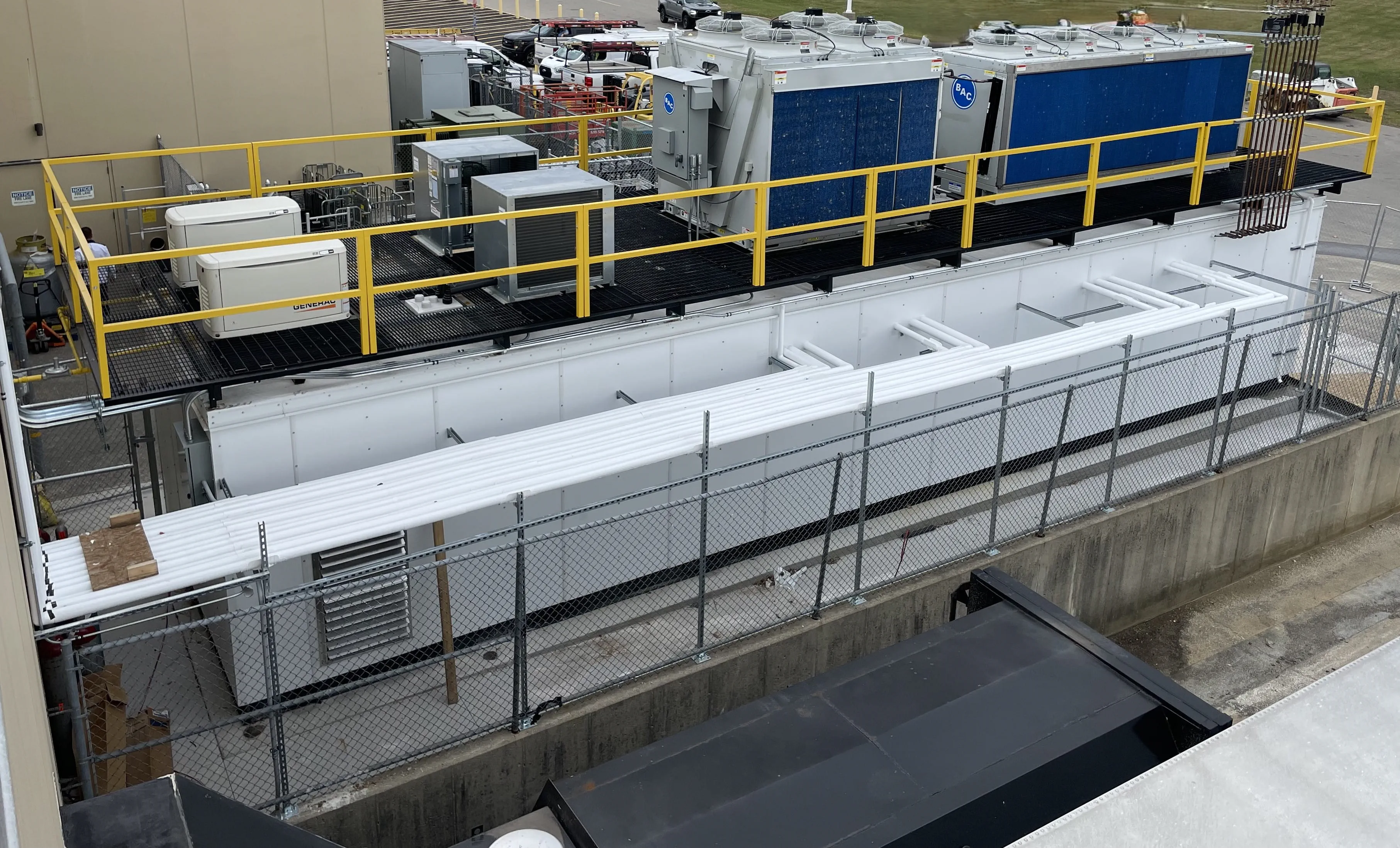 roof-top-view-image-of-the-hussmann-port-a-pak-equipment-center